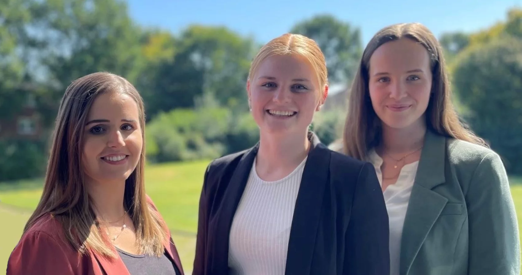 Auszubildende des Amtes Itzehoe-Land: Von links: Joy Mailine Knoff, Mette Pien und Helene Fischer (Anwärterin). Nicht im Bild: Danielle Walther Auszubildende des Amtes Itzehoe-Land